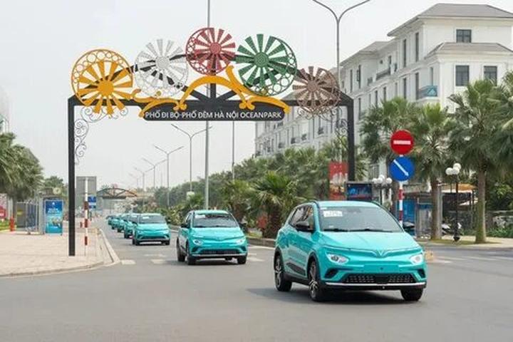 Chuyên gia Hotspot Matrix phân tích: Triệu Lộ Tư cắt phăng mái tóc và marketing video
