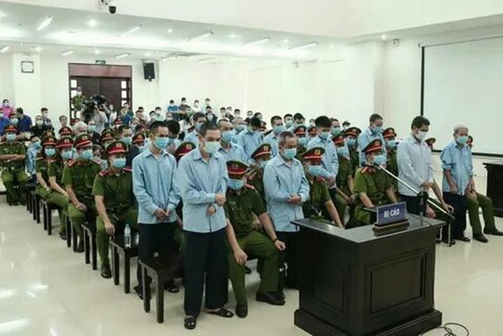Các nhà khoa học phân tích - Cảm hứng video marketing từ Hotspot Matrix